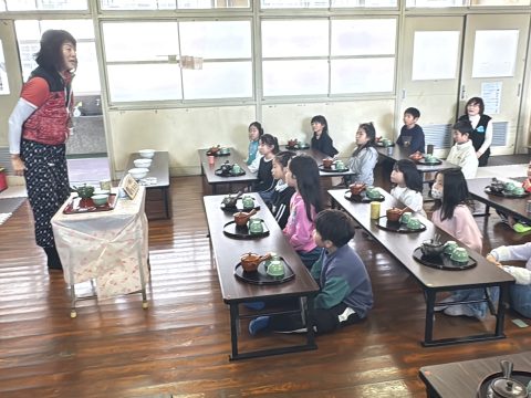 お茶の恵み〜お茶の淹れ方体験〜
