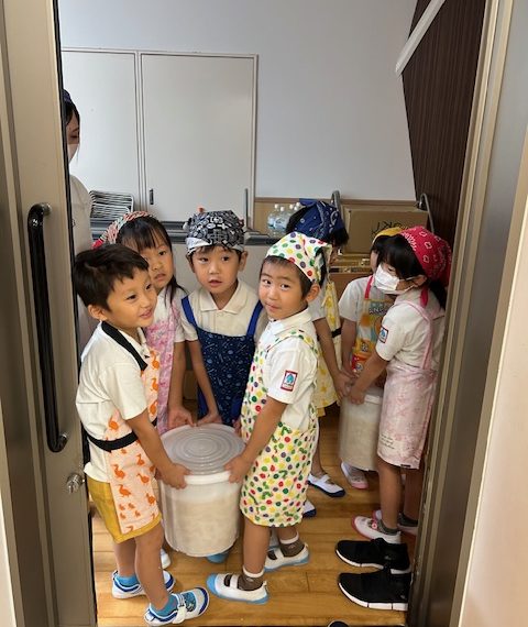 味噌は半年くらいすると発酵しておいしくなるんだって！